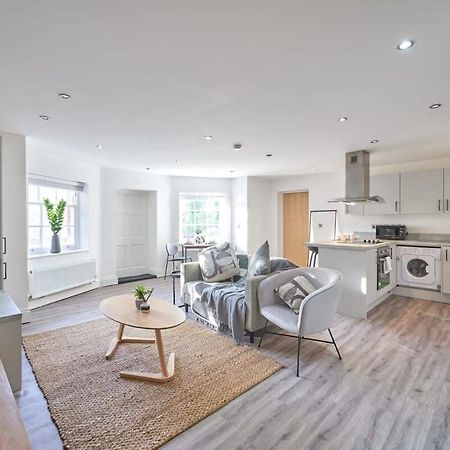 A Stylish Apartment With Parking In Preston بريستون المظهر الخارجي الصورة