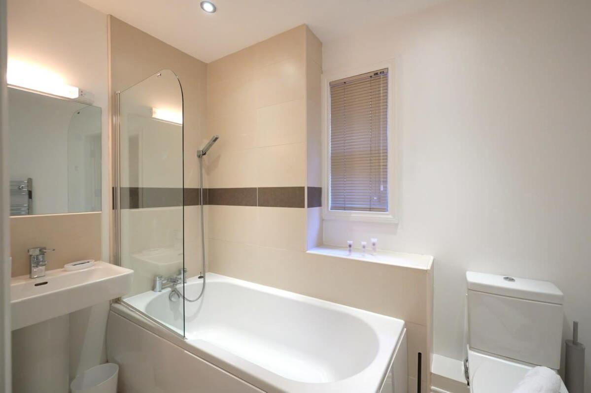 A Stylish Apartment With Parking In Preston بريستون المظهر الخارجي الصورة