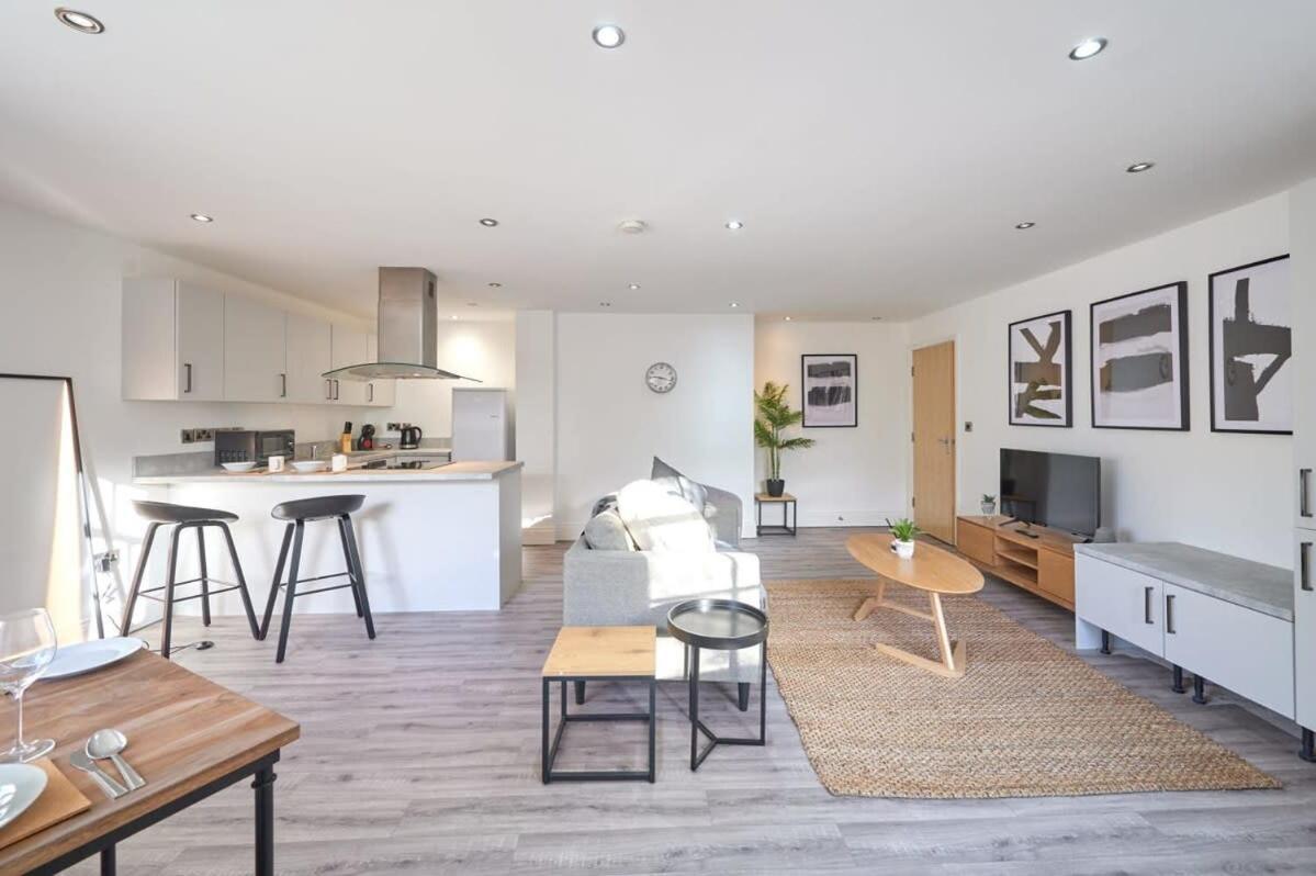 A Stylish Apartment With Parking In Preston بريستون المظهر الخارجي الصورة